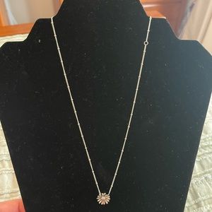 Pandora Daisy Set (Earrings and Necklace)